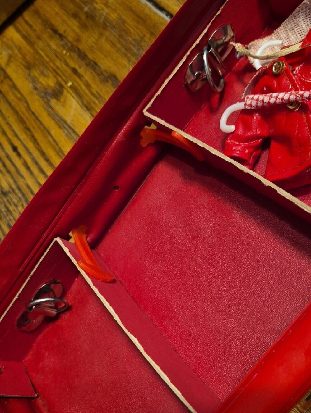 Kim Wardrobe Case Red Vintage Doll Storage And Dolls - Picture 9 of 16